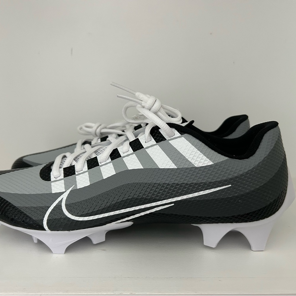 Nike Vapor Black and White Men’s football cleats- Size 12